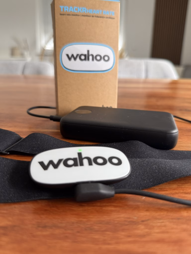Wahoo TRACKR Heart Rate Under Review: Charging from a Power Bank
