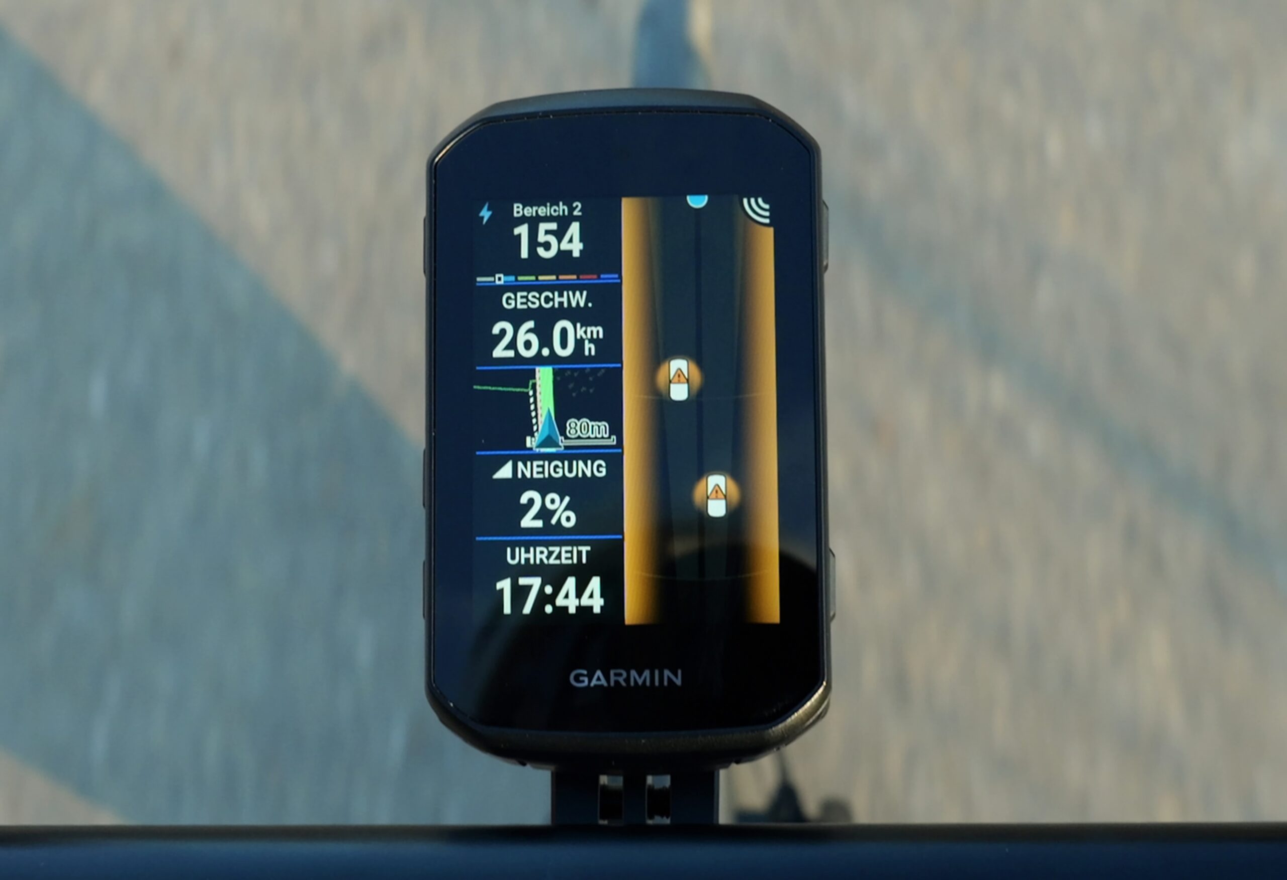 Garmin RearVue 820 – In Use on the Road