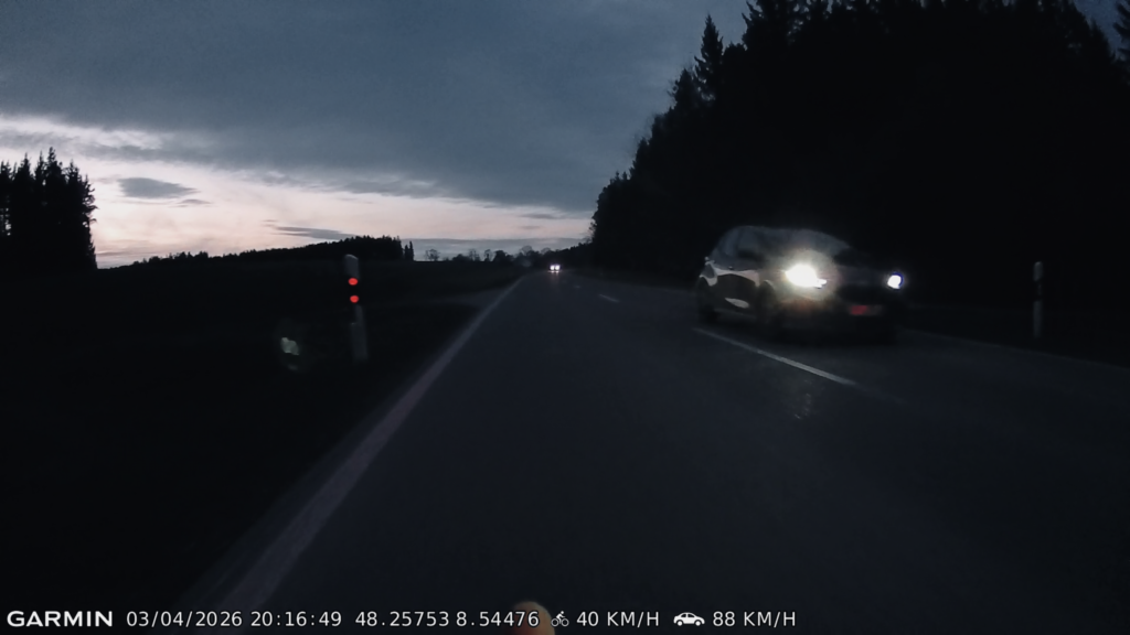 Garmin Varia RCT 716 dashcam at night