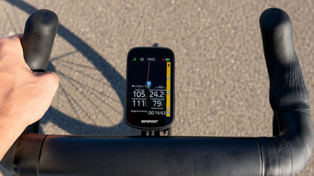 iGPSPORT BSC 500 on a road bike handlebar displaying radar and ride data