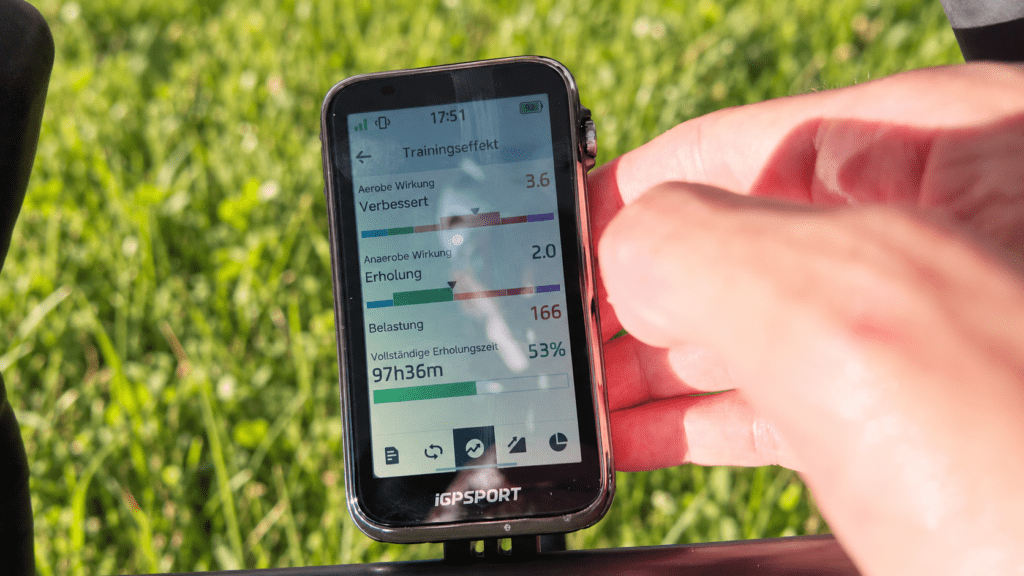 Training analysis on the iGPSPORT BiNavi Ultra display