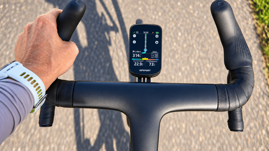 iGPSPORT BSC200 Pro on a Road Bike Handlebar with Colour Navigation
